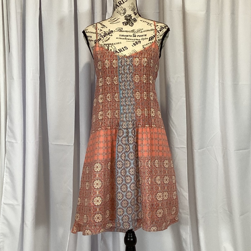 258. Sanctuary Coral & Blue Baby Doll Dress EUC Size Large